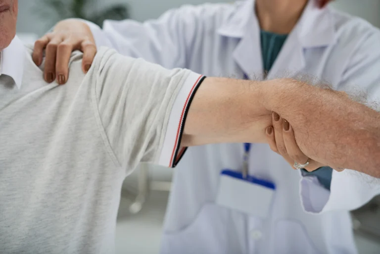 Rotator Cuff Injury: Symptoms & Treatment Options