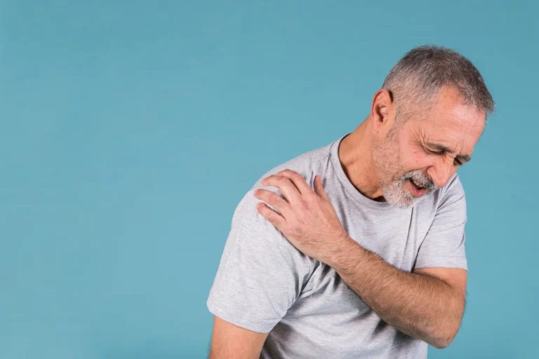 Common Causes of Shoulder Pain and the Latest Treatment Options